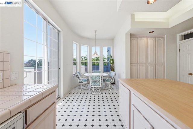 720 Promontory Point Ln 2205, Foster City, CA 94404