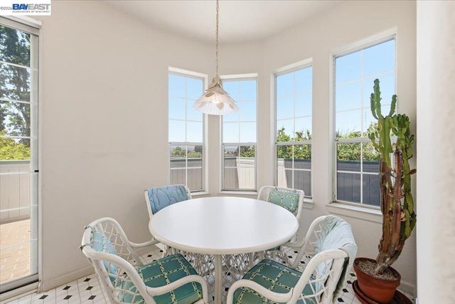 720 Promontory Point Ln 2205, Foster City, CA 94404