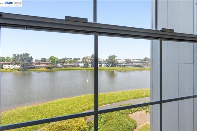 720 Promontory Point Ln 2205, Foster City, CA 94404