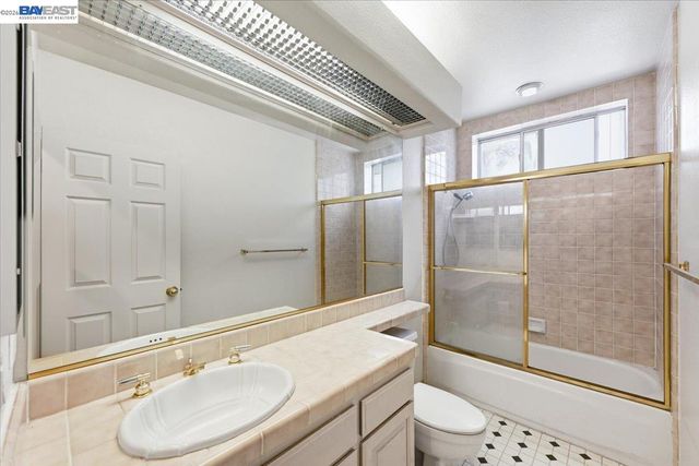 720 Promontory Point Ln 2205, Foster City, CA 94404