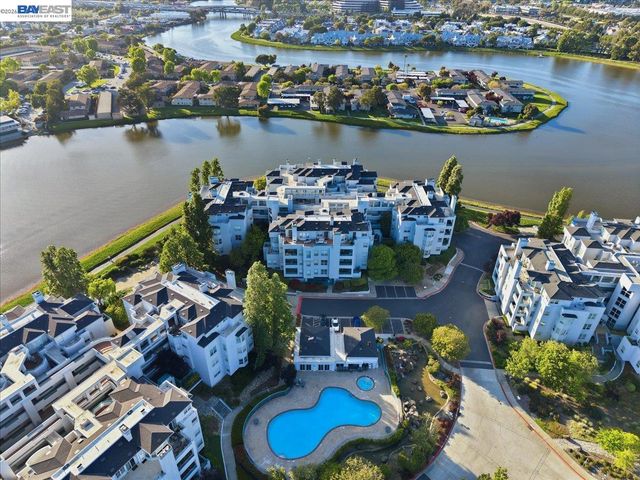 720 Promontory Point Ln 2205, Foster City, CA 94404