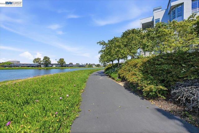 720 Promontory Point Ln 2205, Foster City, CA 94404