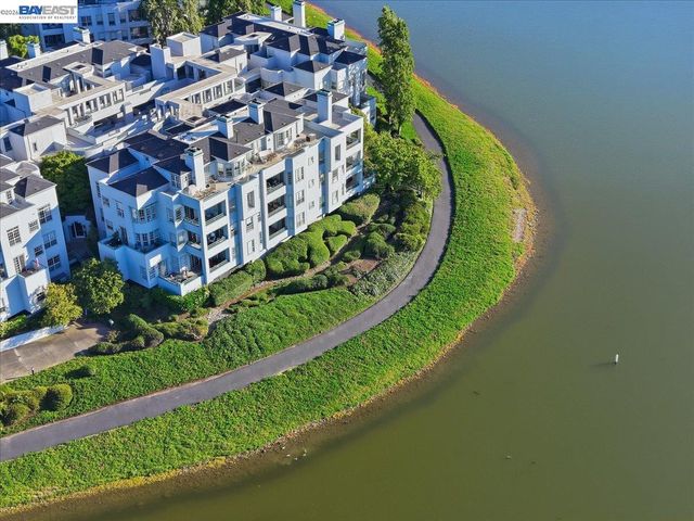 720 Promontory Point Ln 2205, Foster City, CA 94404