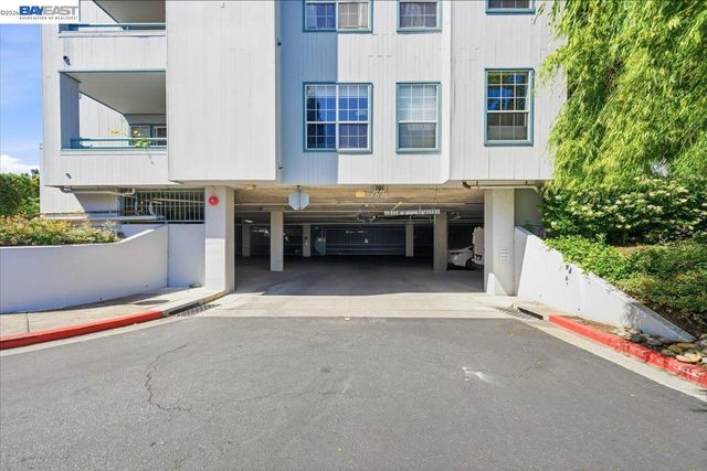 720 Promontory Point Ln 2205, Foster City, CA 94404
