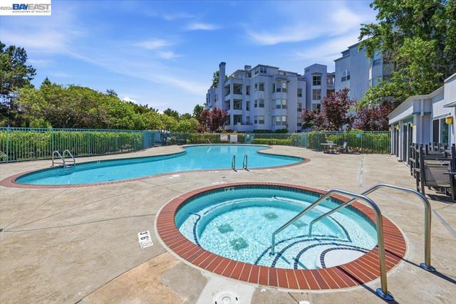 720 Promontory Point Ln 2205, Foster City, CA 94404