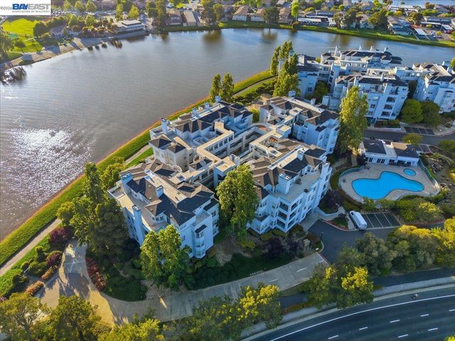 720 Promontory Point Ln 2205, Foster City, CA 94404