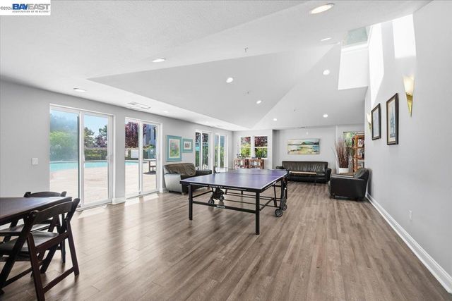 720 Promontory Point Ln 2205, Foster City, CA 94404