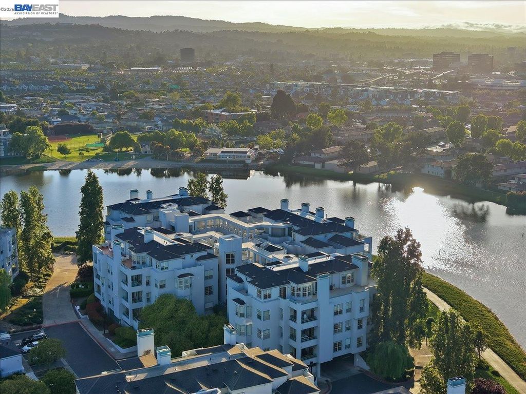 720 Promontory Point Ln 2205, Foster City, CA 94404