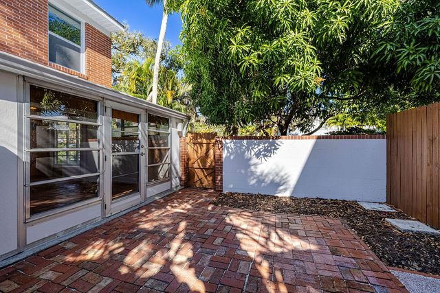 2924 Eagle Drive, Vero Beach, FL 32963