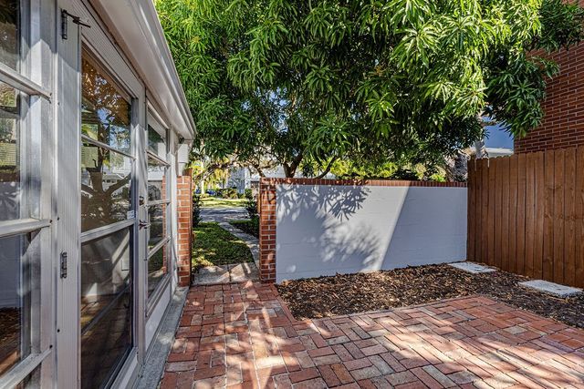 2924 Eagle Drive, Vero Beach, FL 32963