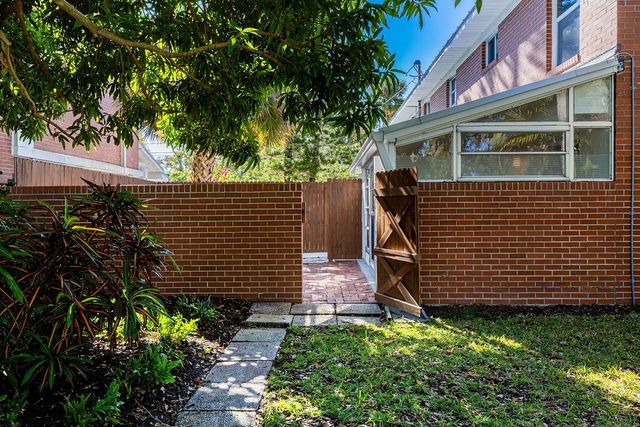 2924 Eagle Drive, Vero Beach, FL 32963