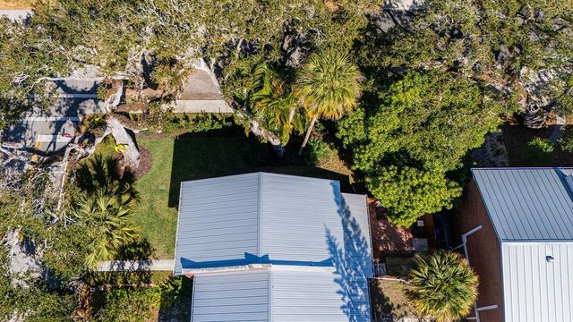 2924 Eagle Drive, Vero Beach, FL 32963