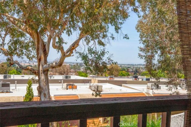7759 Via Capri, Burbank, CA 91504