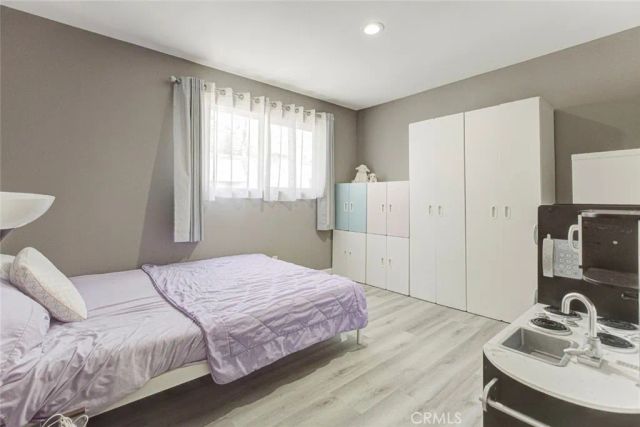 7759 Via Capri, Burbank, CA 91504