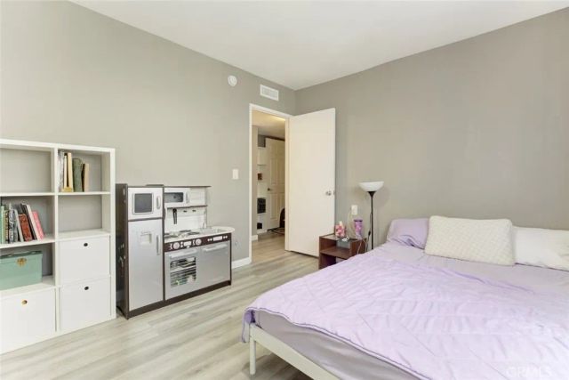 7759 Via Capri, Burbank, CA 91504