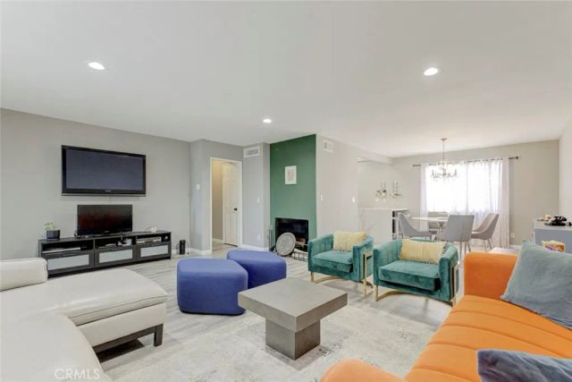 7759 Via Capri, Burbank, CA 91504