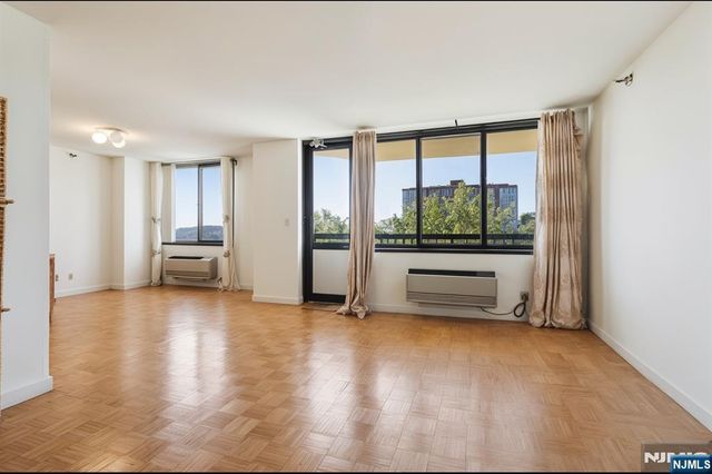 1265 15th Street 4E, Fort Lee, NJ 07024