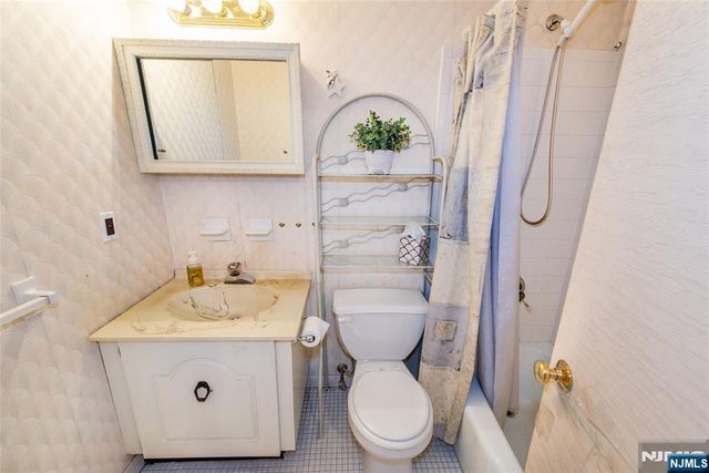 575 Grove Street F3, Clifton, NJ 07013