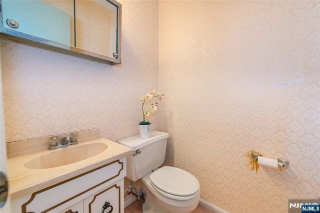 575 Grove Street F3, Clifton, NJ 07013