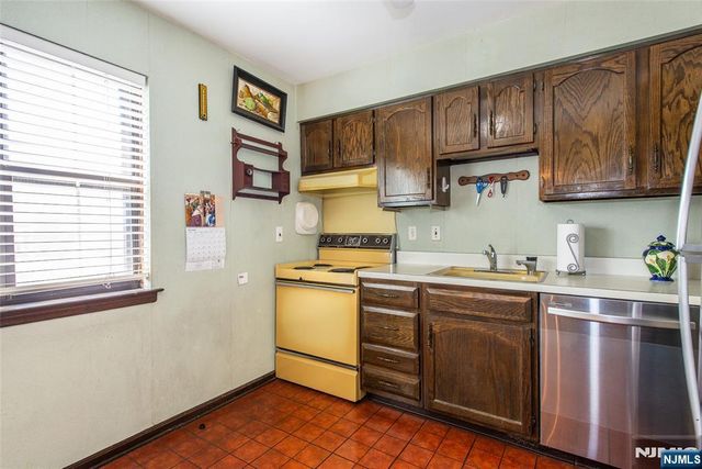 575 Grove Street F3, Clifton, NJ 07013