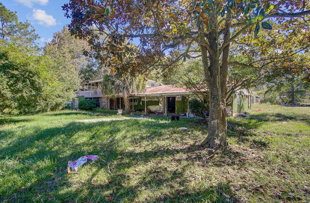 211 W Steele Drive, Summerville, SC 29483