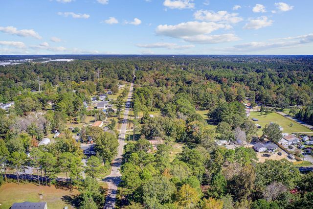 211 W Steele Drive, Summerville, SC 29483