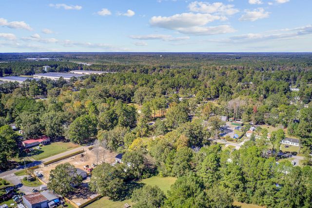 211 W Steele Drive, Summerville, SC 29483