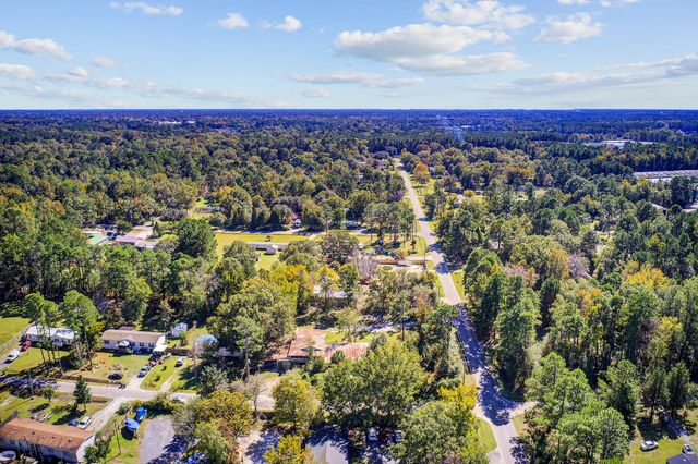 211 W Steele Drive, Summerville, SC 29483