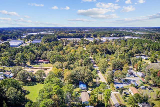 211 W Steele Drive, Summerville, SC 29483