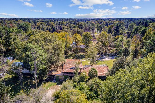 211 W Steele Drive, Summerville, SC 29483