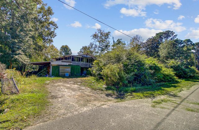 211 W Steele Drive, Summerville, SC 29483