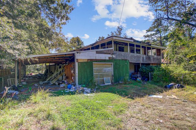 211 W Steele Drive, Summerville, SC 29483