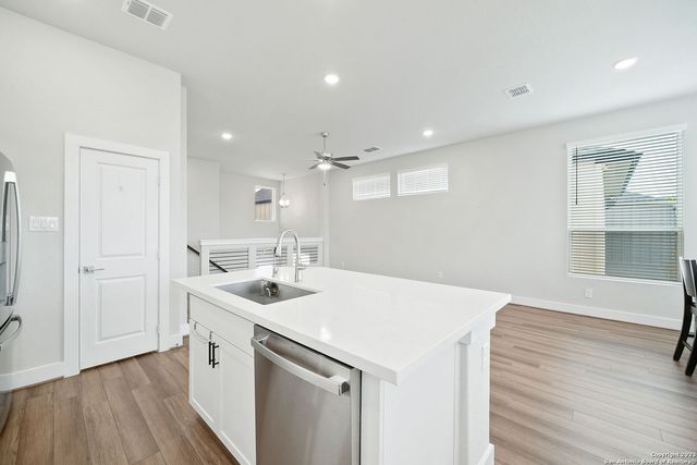 8851 Oakland Rd Unit 19, San Antonio, TX 78240