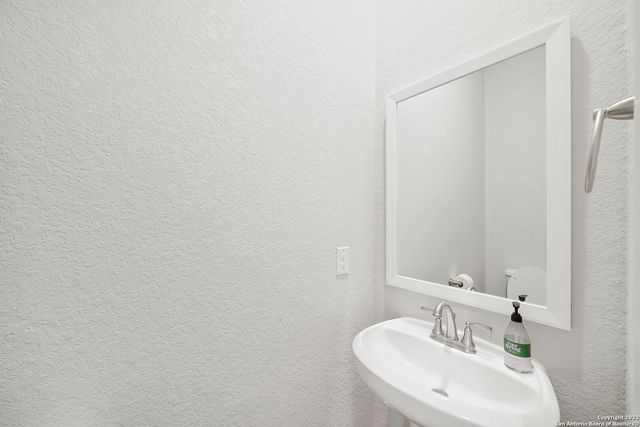 8851 Oakland Rd Unit 19, San Antonio, TX 78240