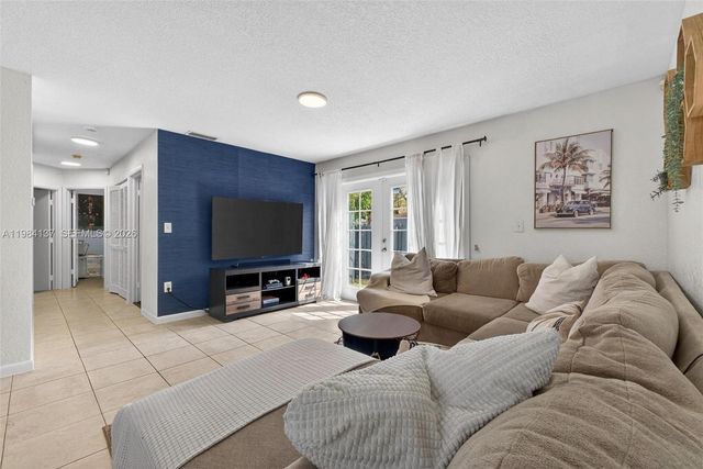 9756 SW 222nd St, Cutler Bay, FL 33190