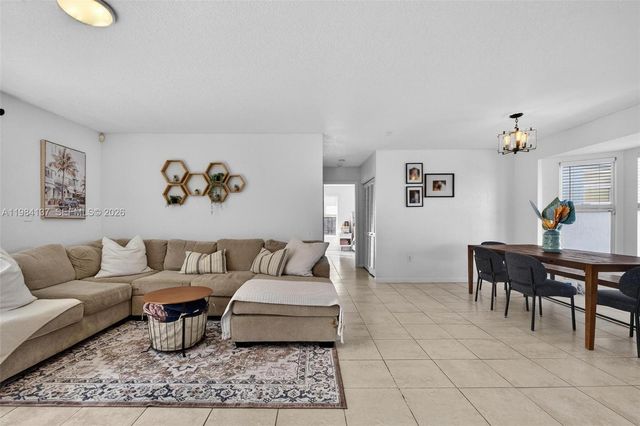 9756 SW 222nd St, Cutler Bay, FL 33190