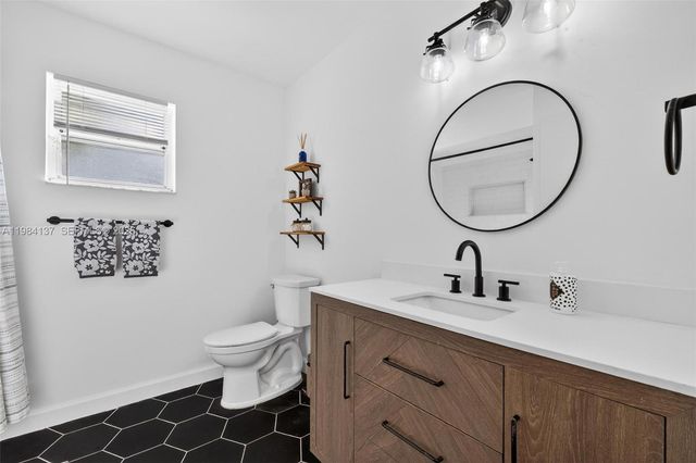 9756 SW 222nd St, Cutler Bay, FL 33190