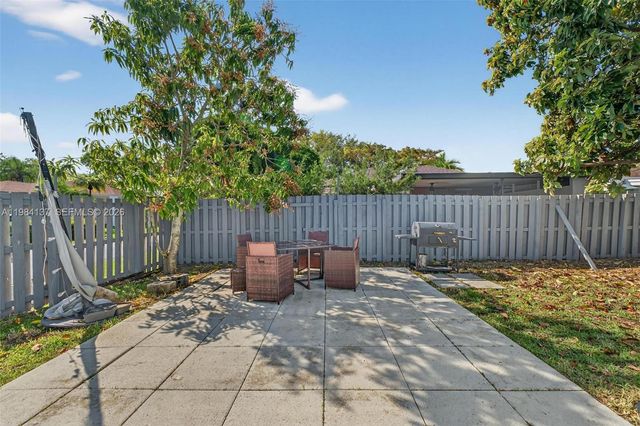 9756 SW 222nd St, Cutler Bay, FL 33190