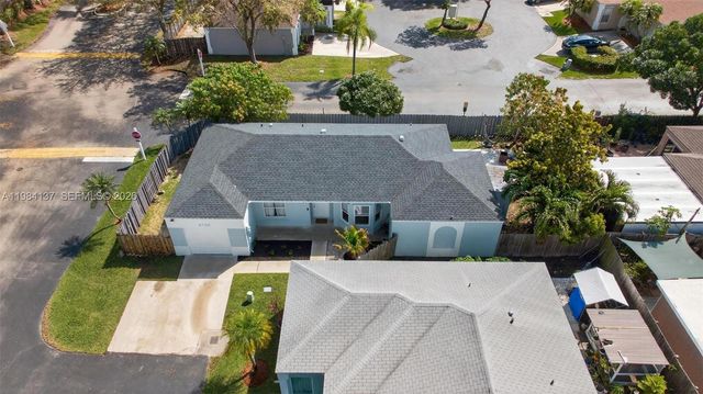 9756 SW 222nd St, Cutler Bay, FL 33190