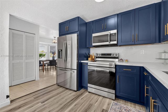 9756 SW 222nd St, Cutler Bay, FL 33190