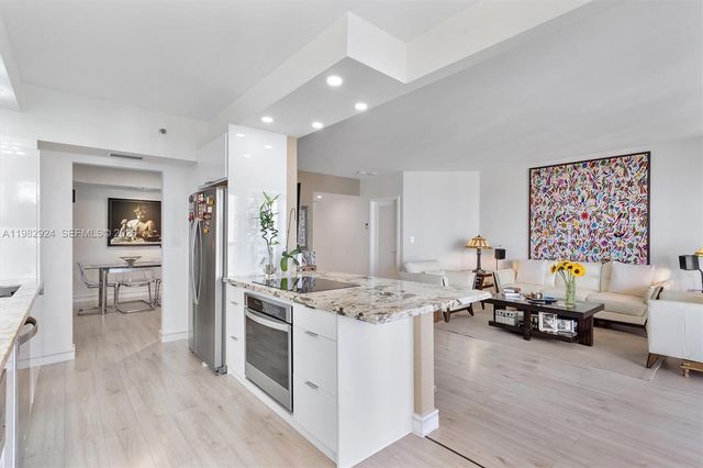 20191 E Country Club Dr 1903, Aventura, FL 33180