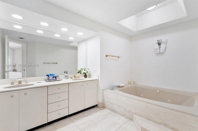 20191 E Country Club Dr 1903, Aventura, FL 33180