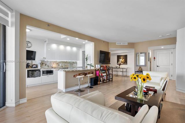 20191 E Country Club Dr 1903, Aventura, FL 33180