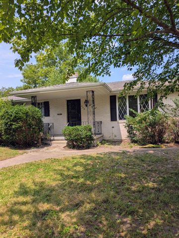 424 E Joliet Street, Crown Point, IN 46307