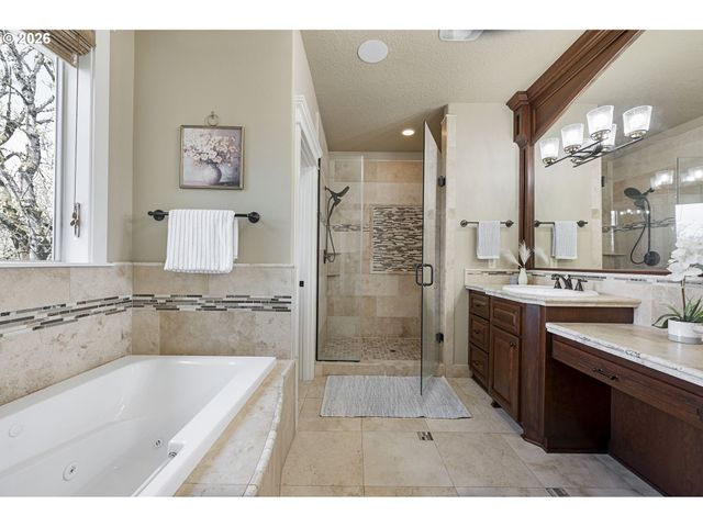 9739 Nw HENRY Ct, Portland, OR 97229