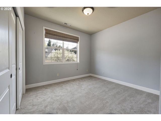 9739 Nw HENRY Ct, Portland, OR 97229