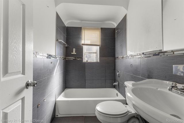 12876 Faust Avenue, Detroit, MI 48223