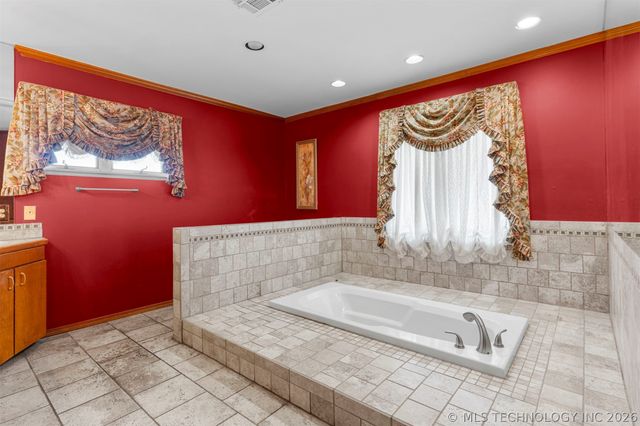 3811 E 74th Street, Tulsa, OK 74136