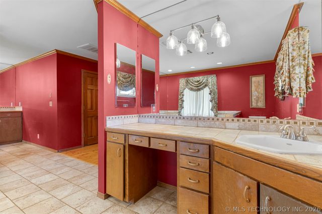 3811 E 74th Street, Tulsa, OK 74136