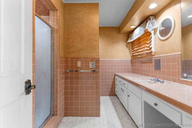 3811 E 74th Street, Tulsa, OK 74136